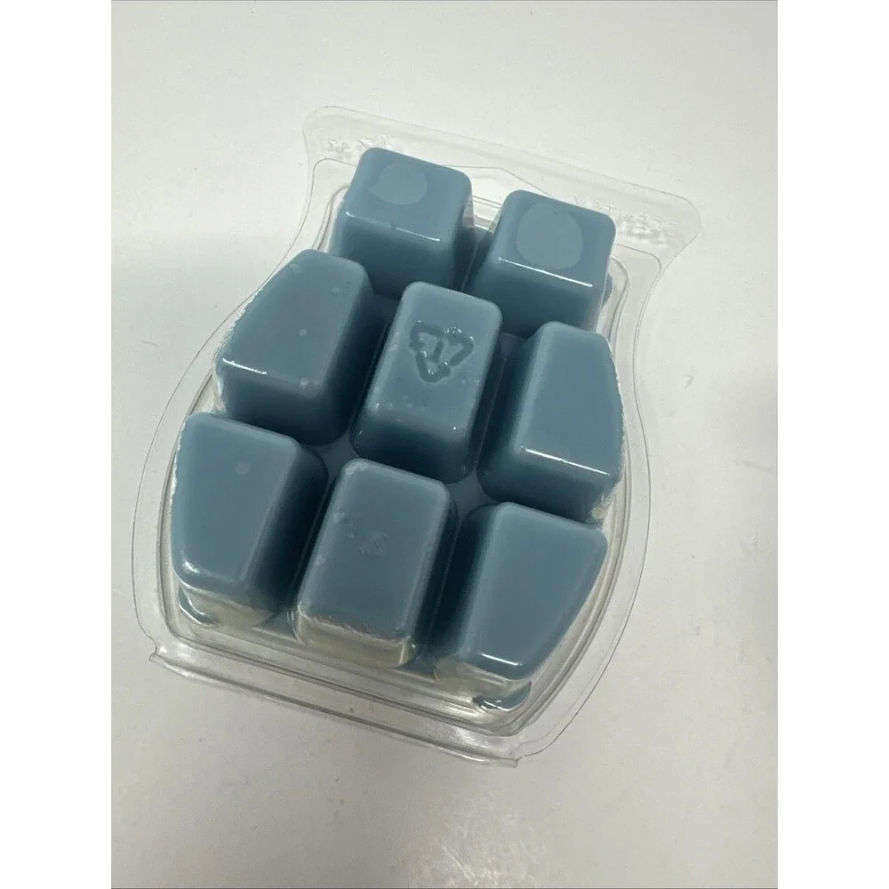 Scentsy Wax Bar Melts Blue Christmas Scent (3.2 fl. oz.) Retired NEW
